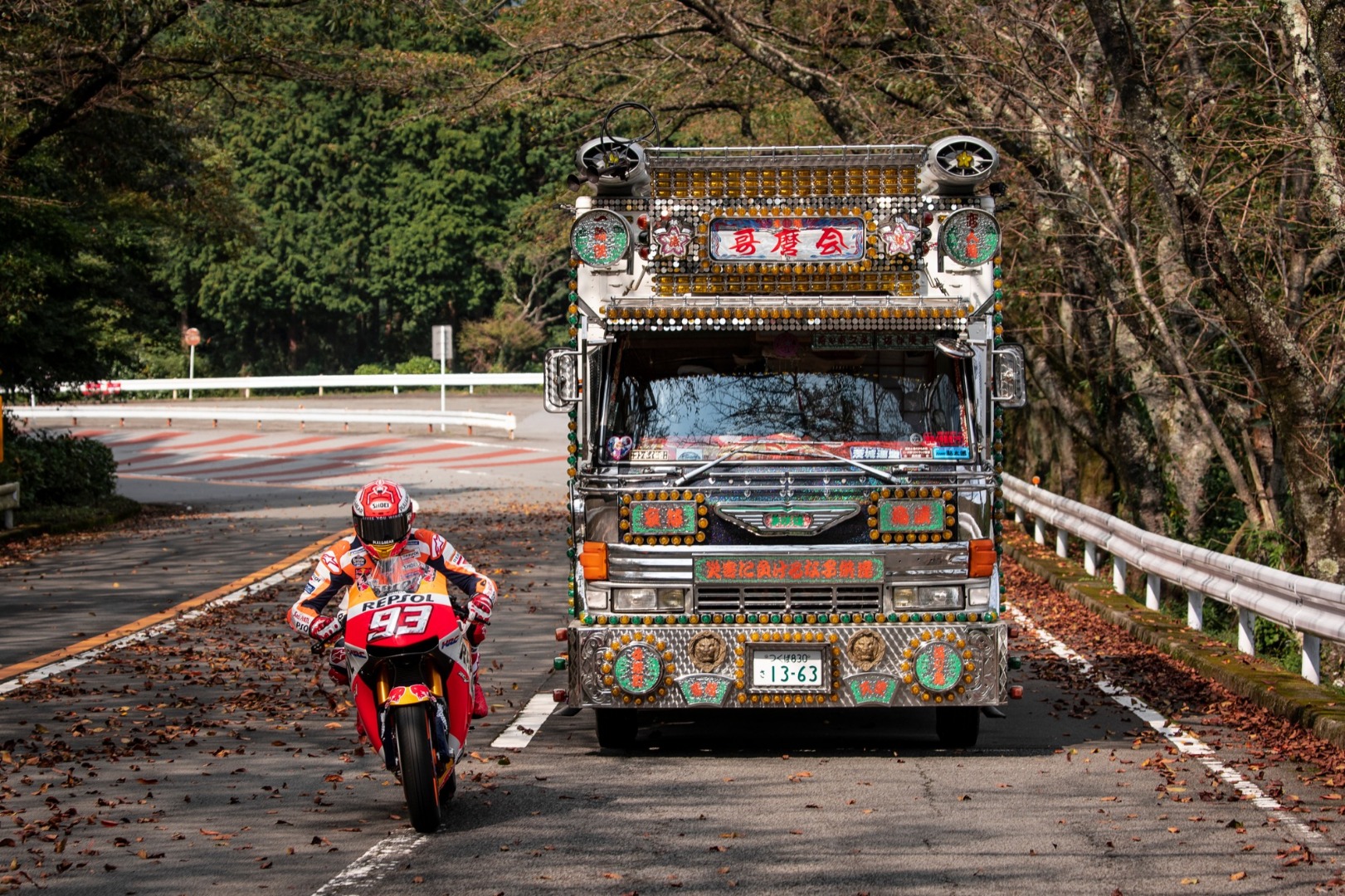 Marc Márquez celebra Japón en Turnpike Hakone