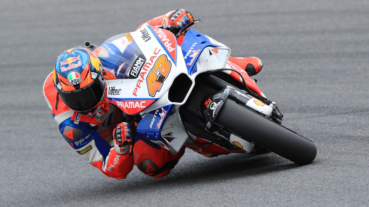 Andrea Dovizioso hace la pole en Japón y Marc Márquez saldrá sexto a por el título