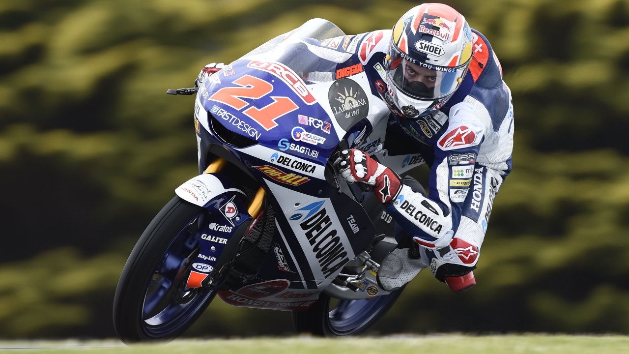 Albert Arenas vence la carrera más loca en Australia y Jorge Martín es más líder de Moto3