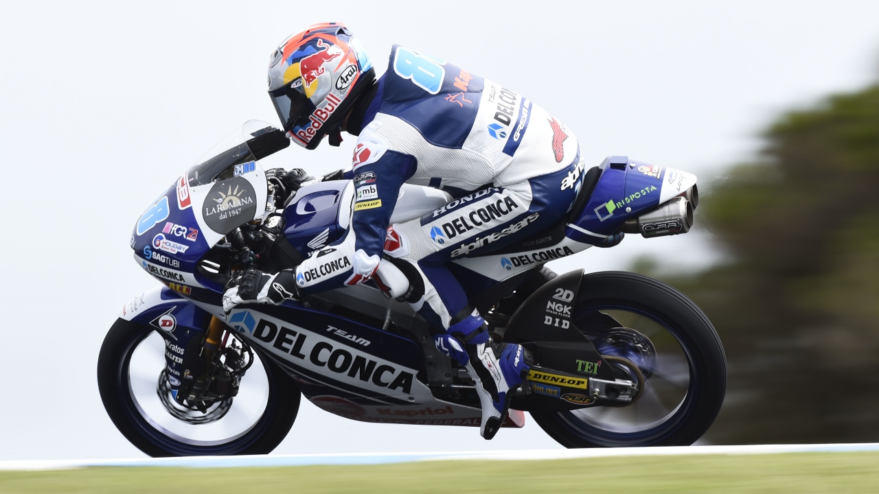 Albert Arenas vence la carrera más loca en Australia y Jorge Martín es más líder de Moto3