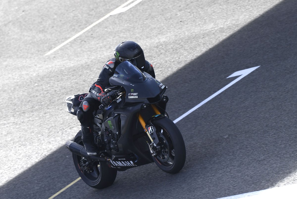 Lewis Hamilton probó en Jerez las SBK de Yamaha