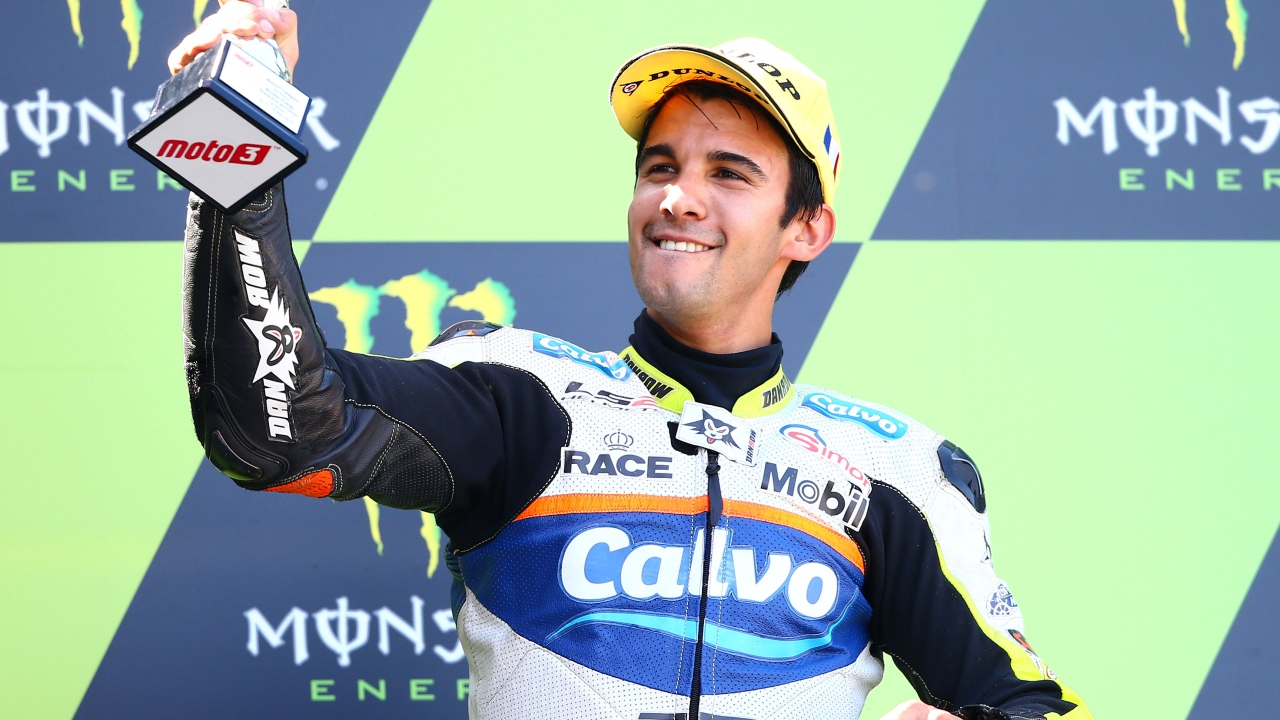 Isaac Viñales va al Mundial de Supersport con la Yamaha R6 campeona del mundo