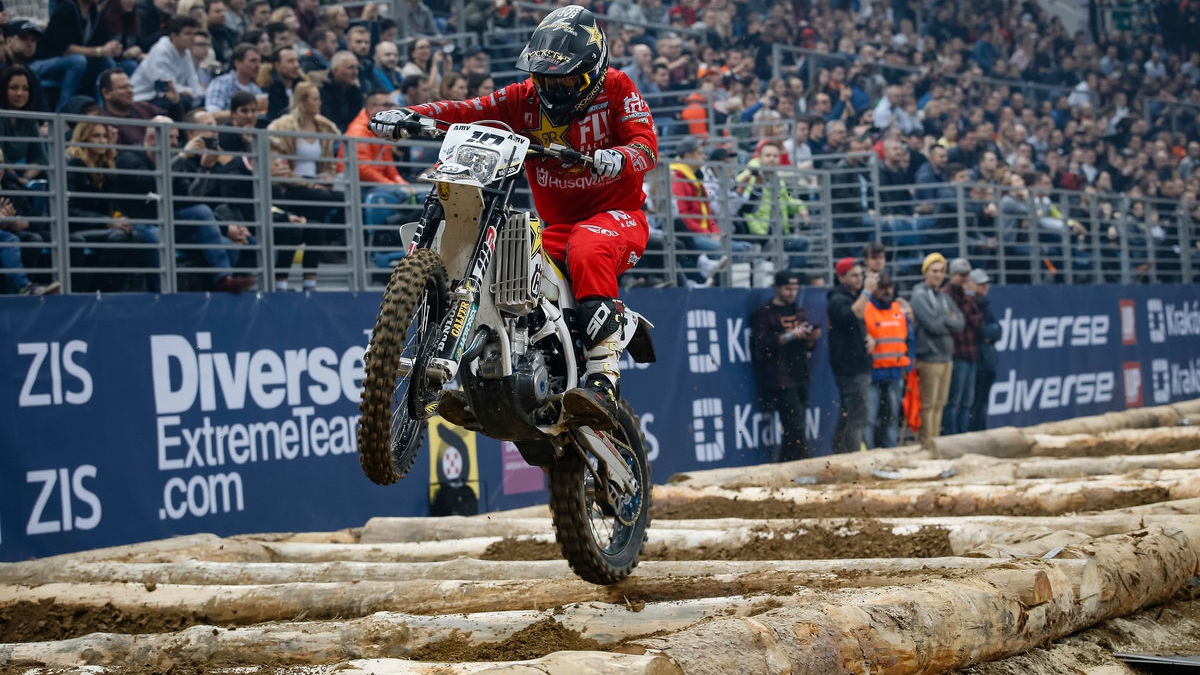 Taddy Blazusiak se lleva el SuperEnduro de Polonia y Alfredo Gómez vuelve a ganar