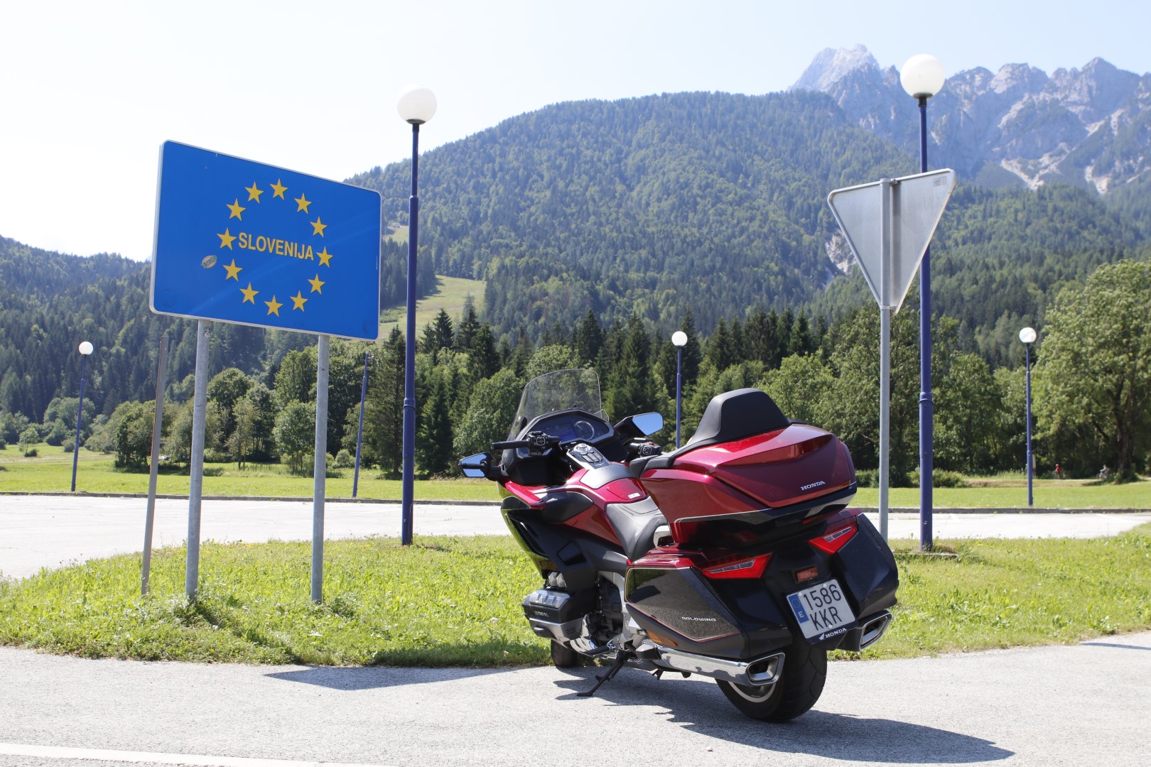 Desde Eslovenia hasta España en primera clase: Honda GL1800 Gold Wing Tour (DCT & Airbag)