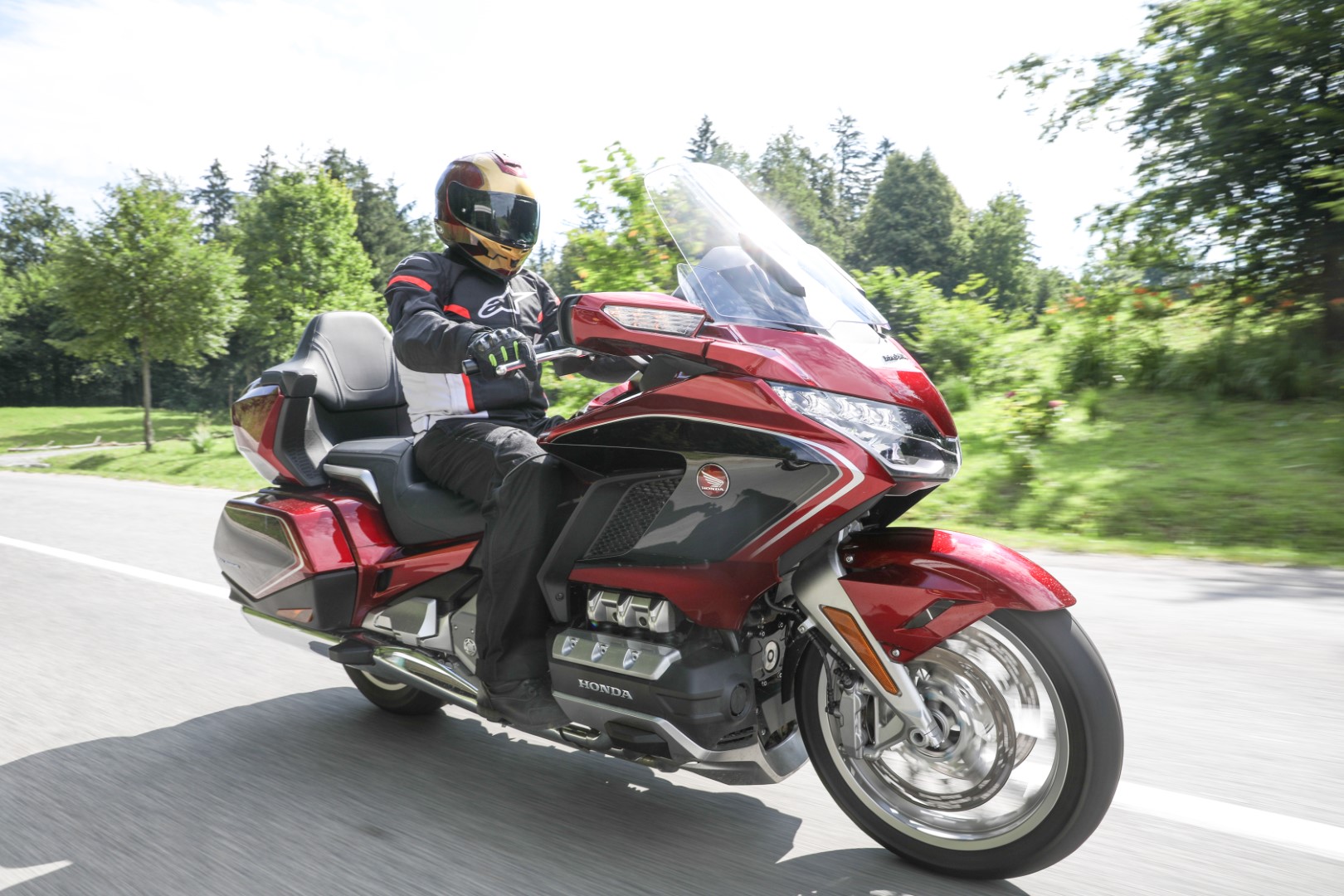 Desde Eslovenia hasta España en primera clase: Honda GL1800 Gold Wing Tour (DCT & Airbag)
