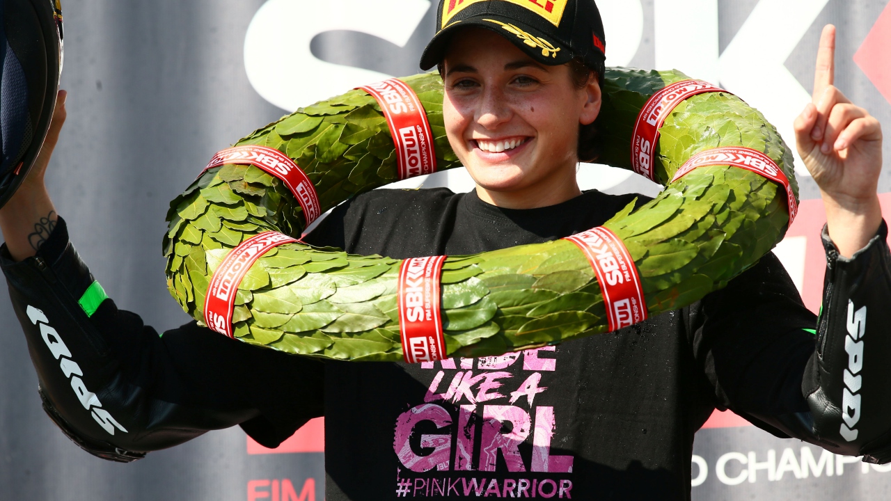 Ana Carrasco ficha por Provec Kawasaki y llevará el número 1 en Supersport 300 2019