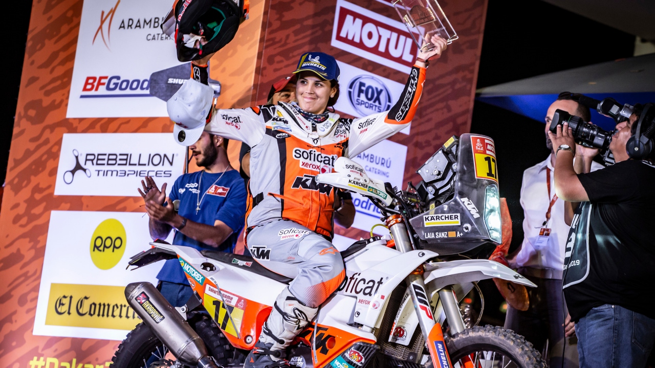 Dakar 2019: Novena inmaculada de Laia Sanz e hito histórico de Anastasiya Nifontova