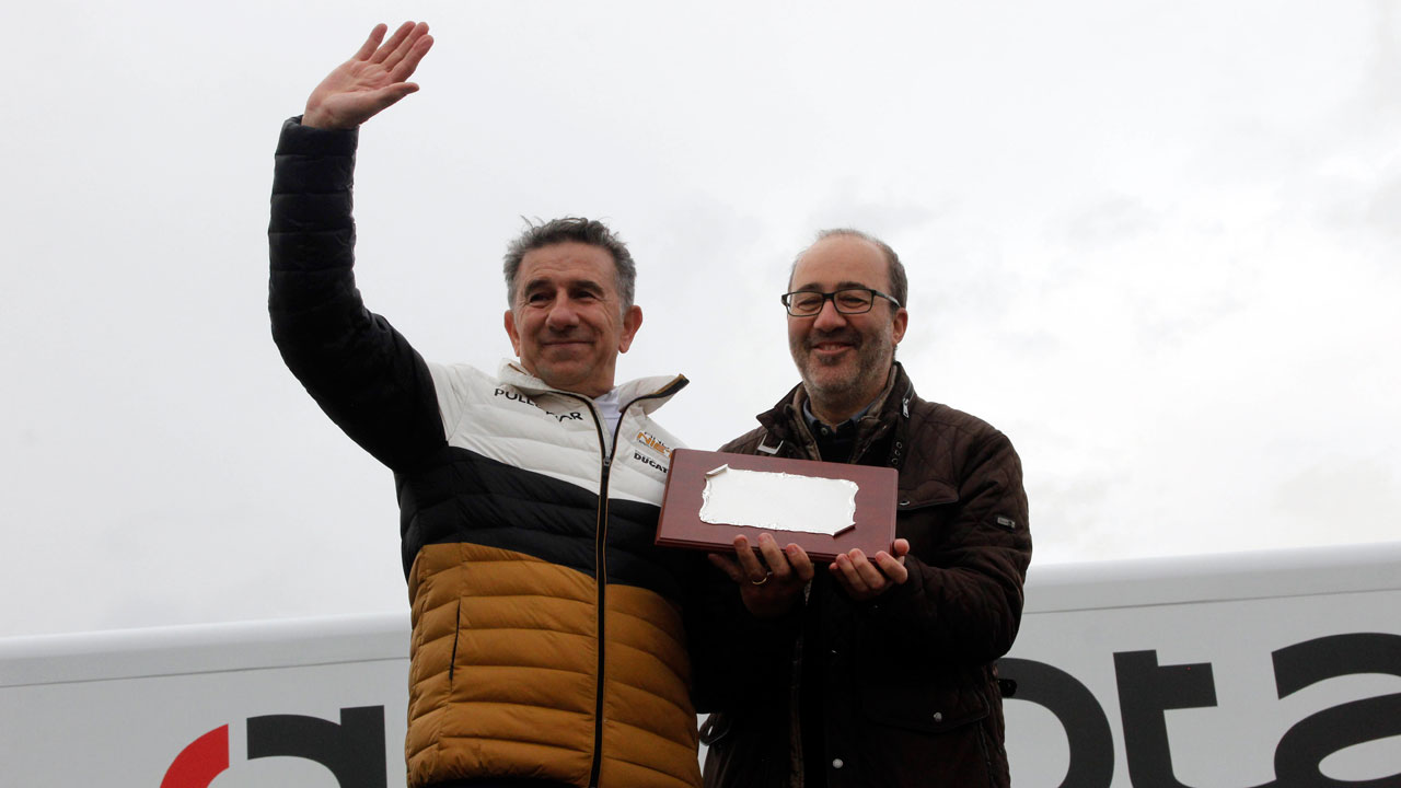 Homenaje motero de Alzira a Jorge Martínez Aspar