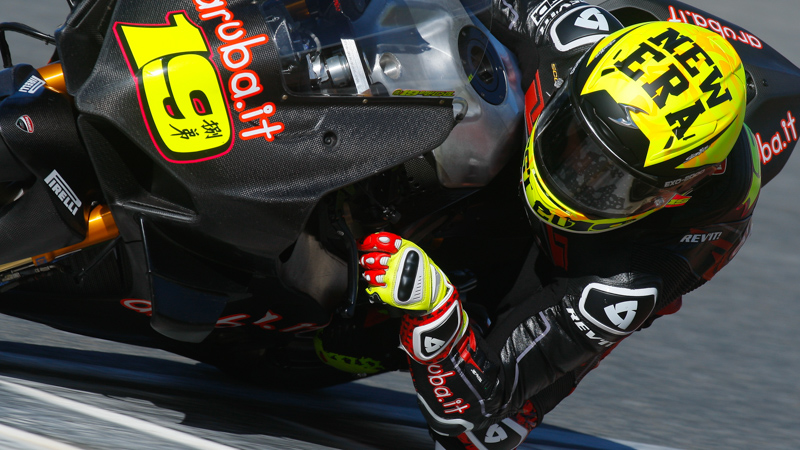 Jonathan Rea lidera en Portimao, Álvaro Bautista se acerca y Tom Sykes sorprende