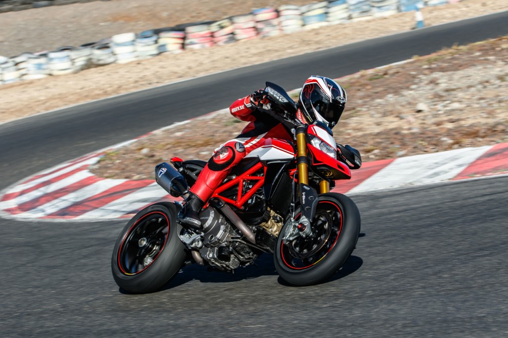 Ducati Hypermotard 950/Hypermotard 950 SP, prueba, ficha técnica y primeras impresiones 