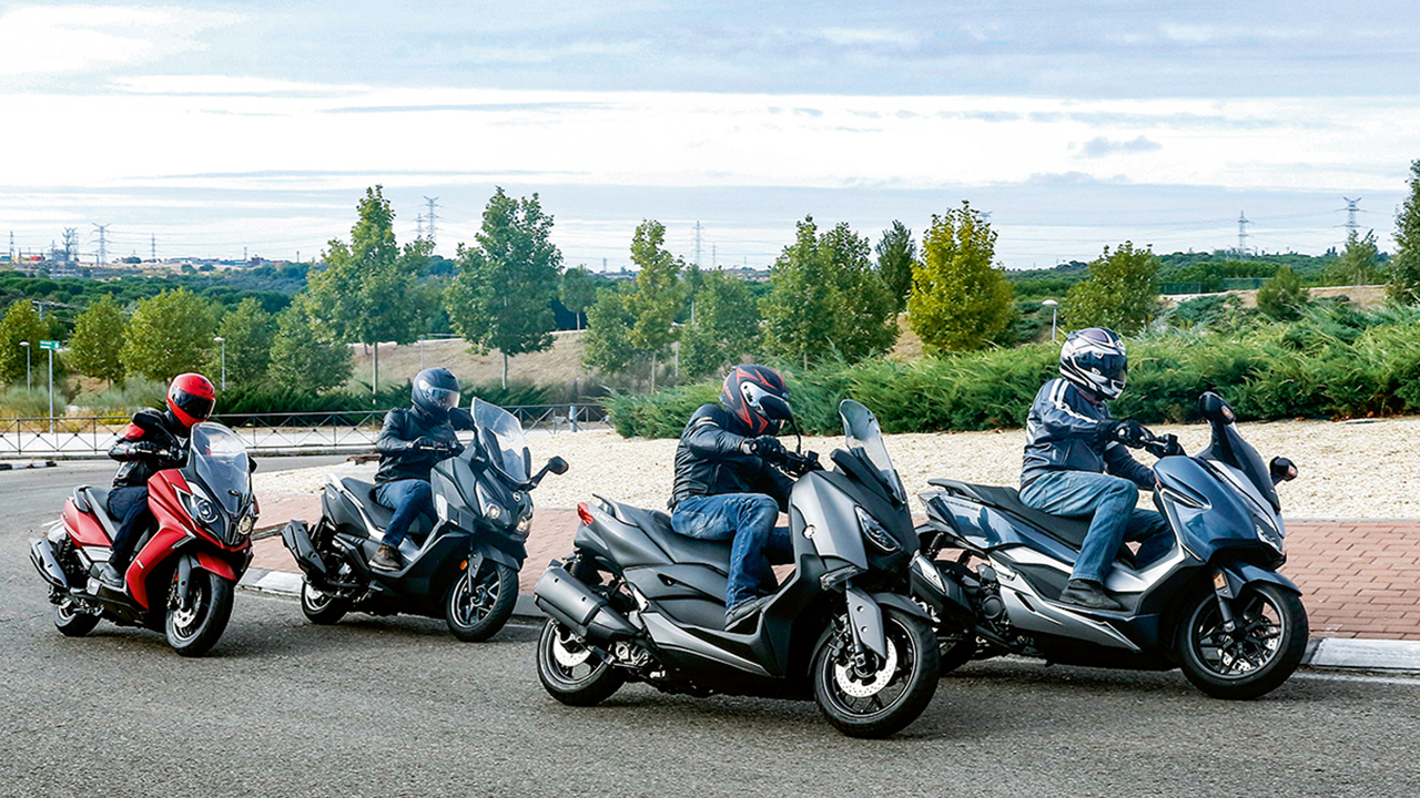 Comparativa Scooters 300, Honda Forza 300 vs Kymco Super Dink 350  vs SYM Cruisym 300i vs Yamaha XMAX 300