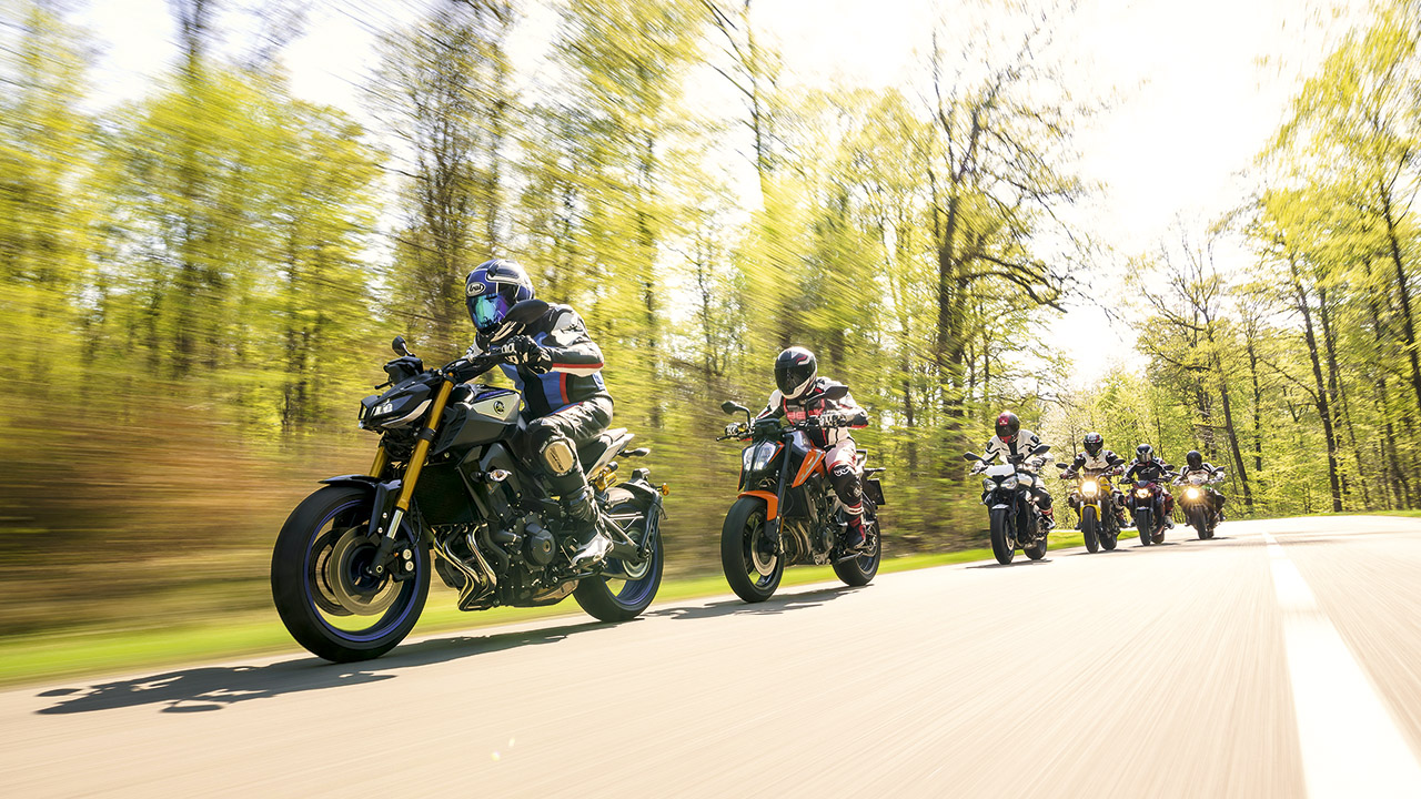 Comparativa naked: Ducati Monster 821, Kawasaki Z900, KTM 790 Duke, Suzuki GSX-S 750, Triumph Street Triple R, Yamaha MT-09 SP