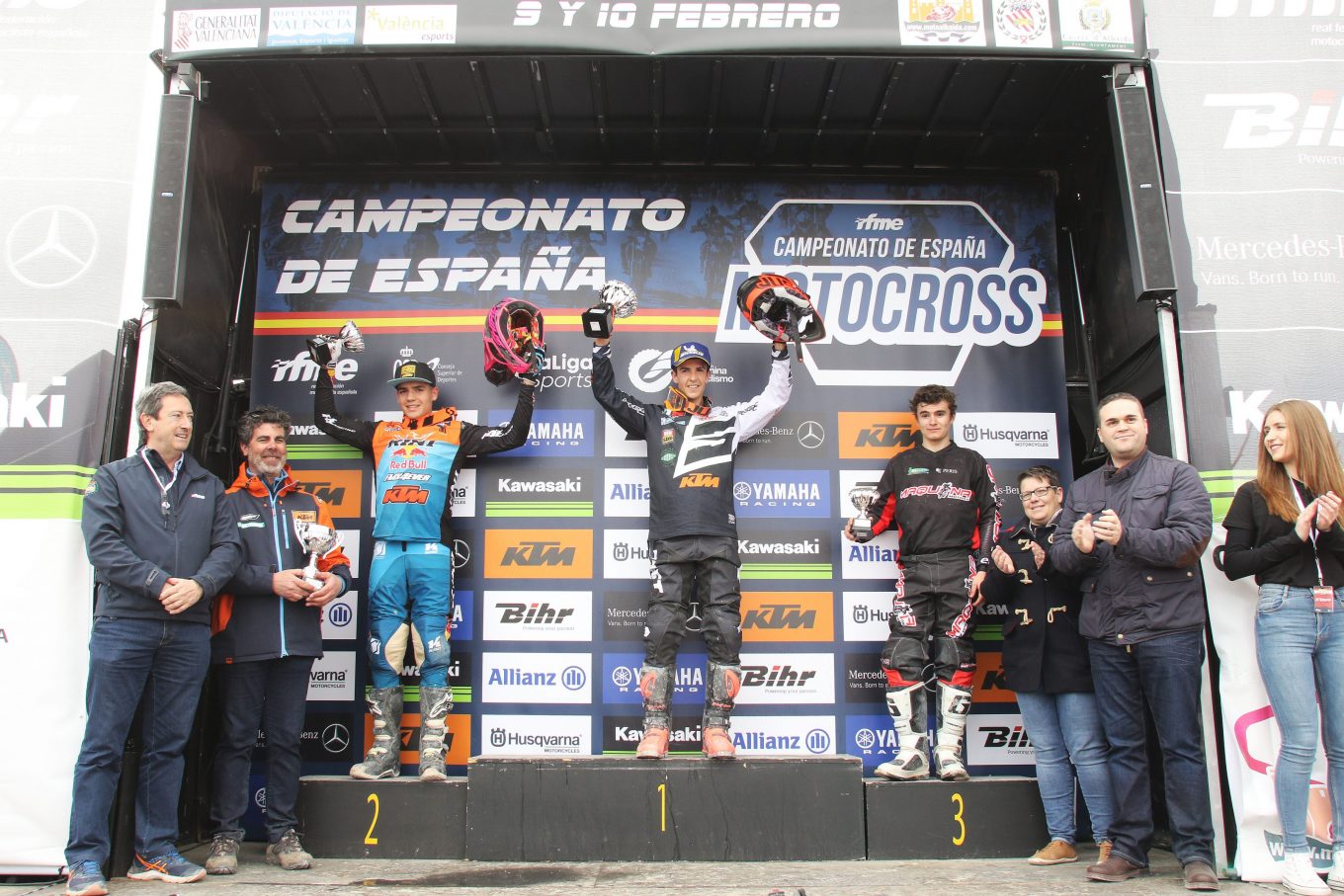 Dominio de Larrañaga y Butrón en la primera cita del Nacional de Motocross