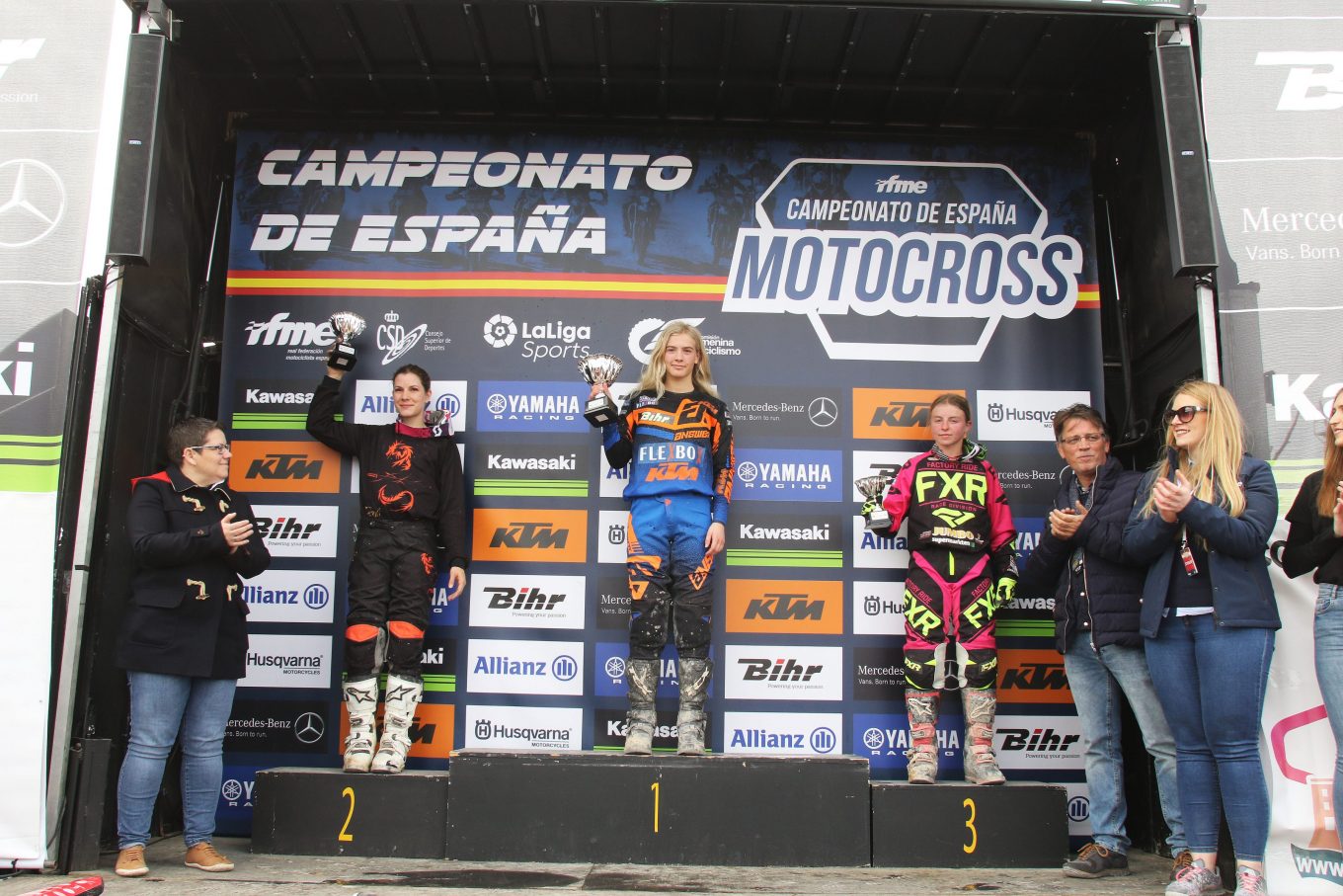 Dominio de Larrañaga y Butrón en la primera cita del Nacional de Motocross