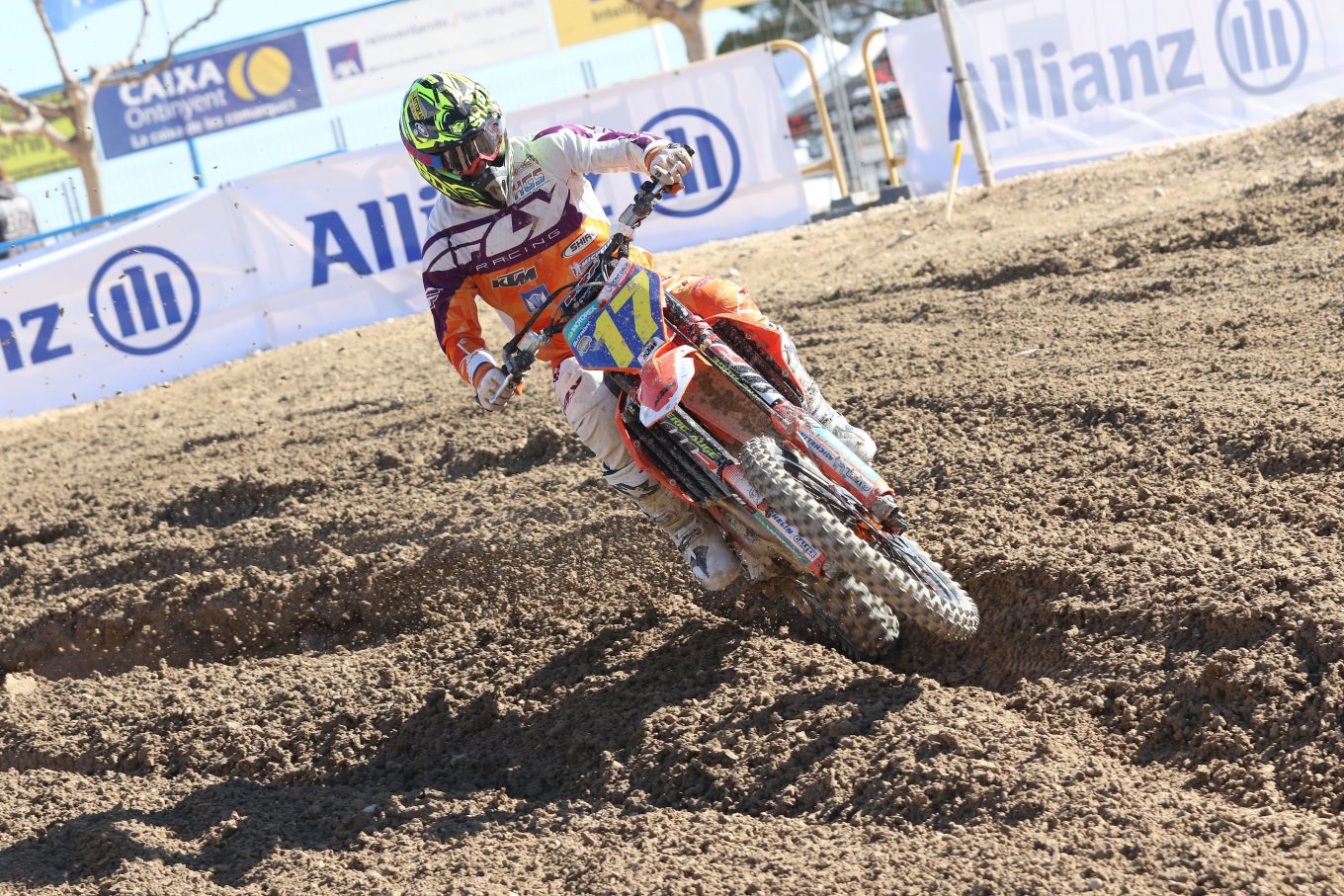 Dominio de Larrañaga y Butrón en la primera cita del Nacional de Motocross