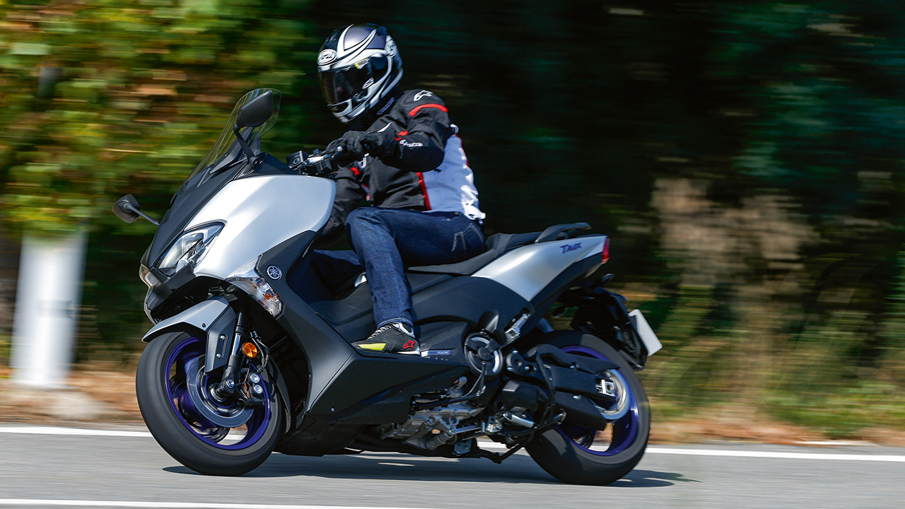 Comparativa Megascooter, BMW C 650 Sport vs Honda X-ADV vs KYMCO AK 550 vs Yamaha TMAX SX