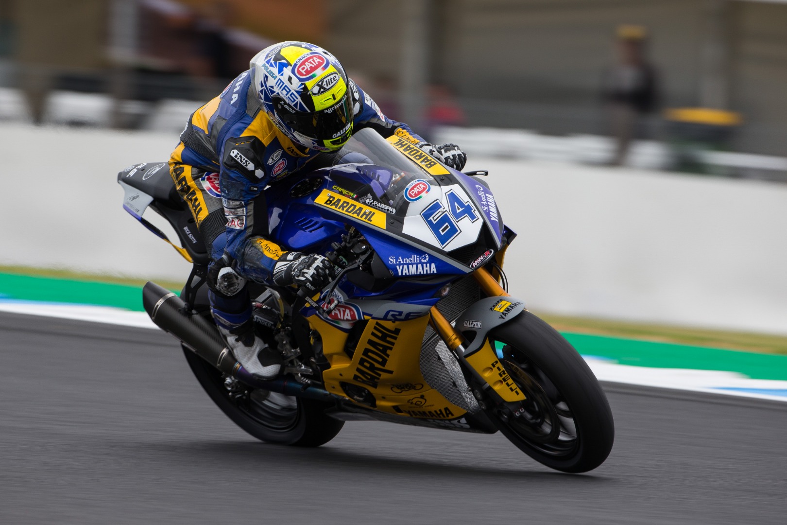 Randy Krummenacher vence en Supersport en Australia y Héctor Barberá roza el podio