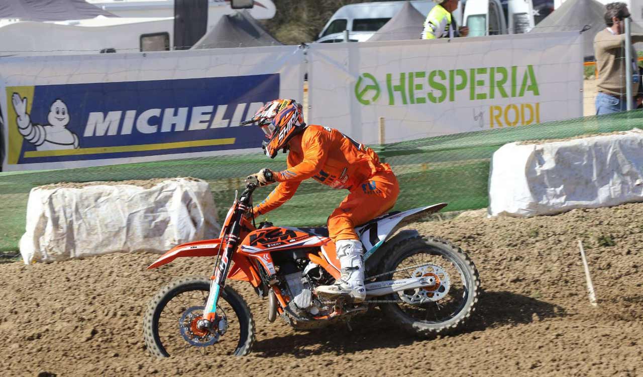 Ander Valentin e Iker Larrañaga se imponen en el Motocross de Talavera