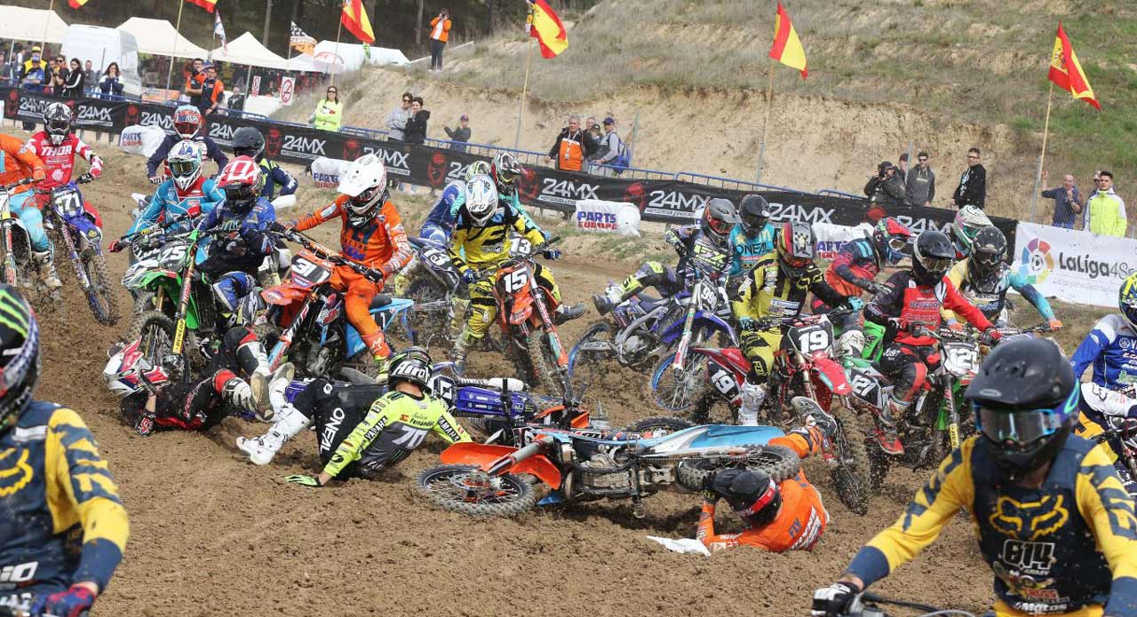 Ander Valentin e Iker Larrañaga se imponen en el Motocross de Talavera