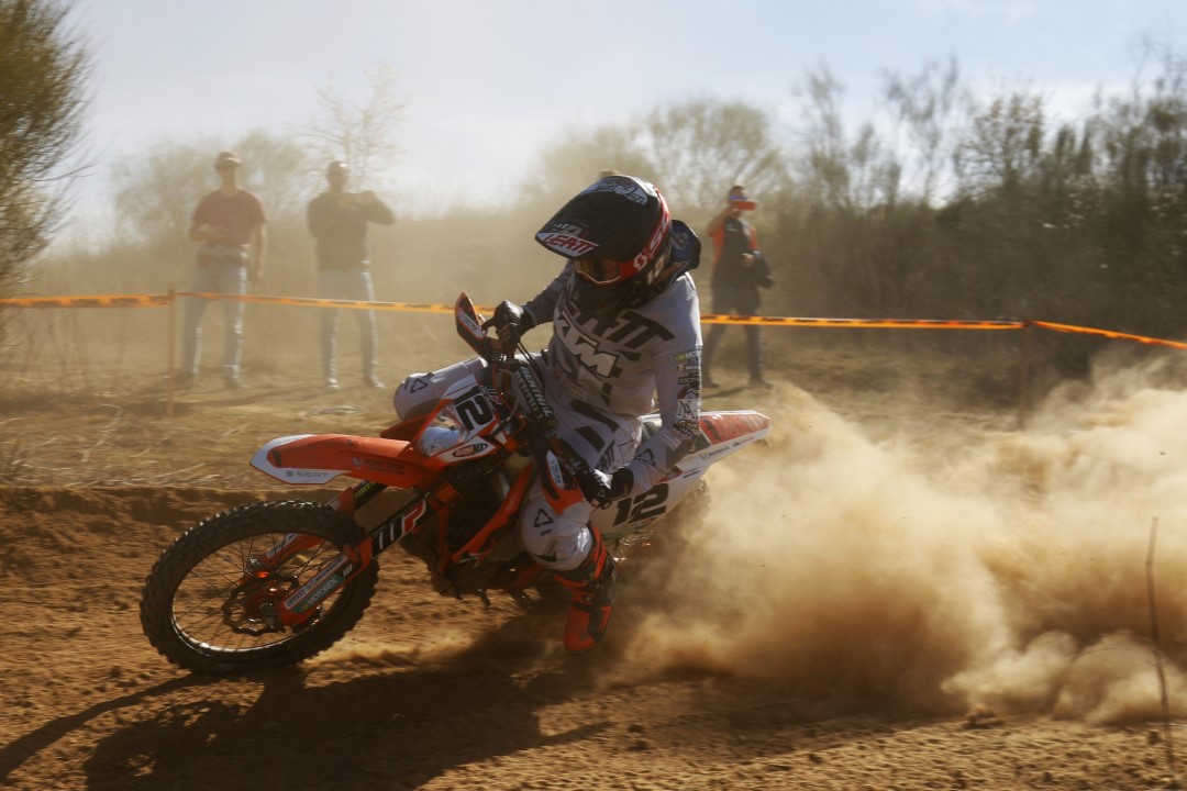 Josep García arrasa en el inicio del Campeonato de España de Enduro