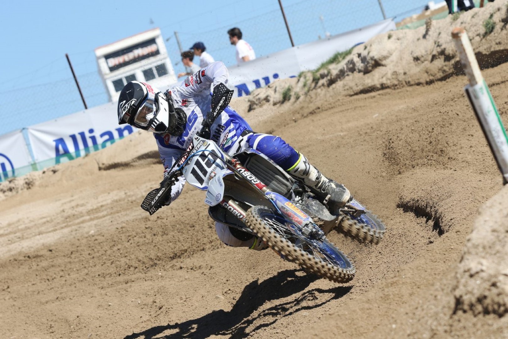 Carlos Campano y Simeó Ubach arrasan en el Motocross de Malpartida