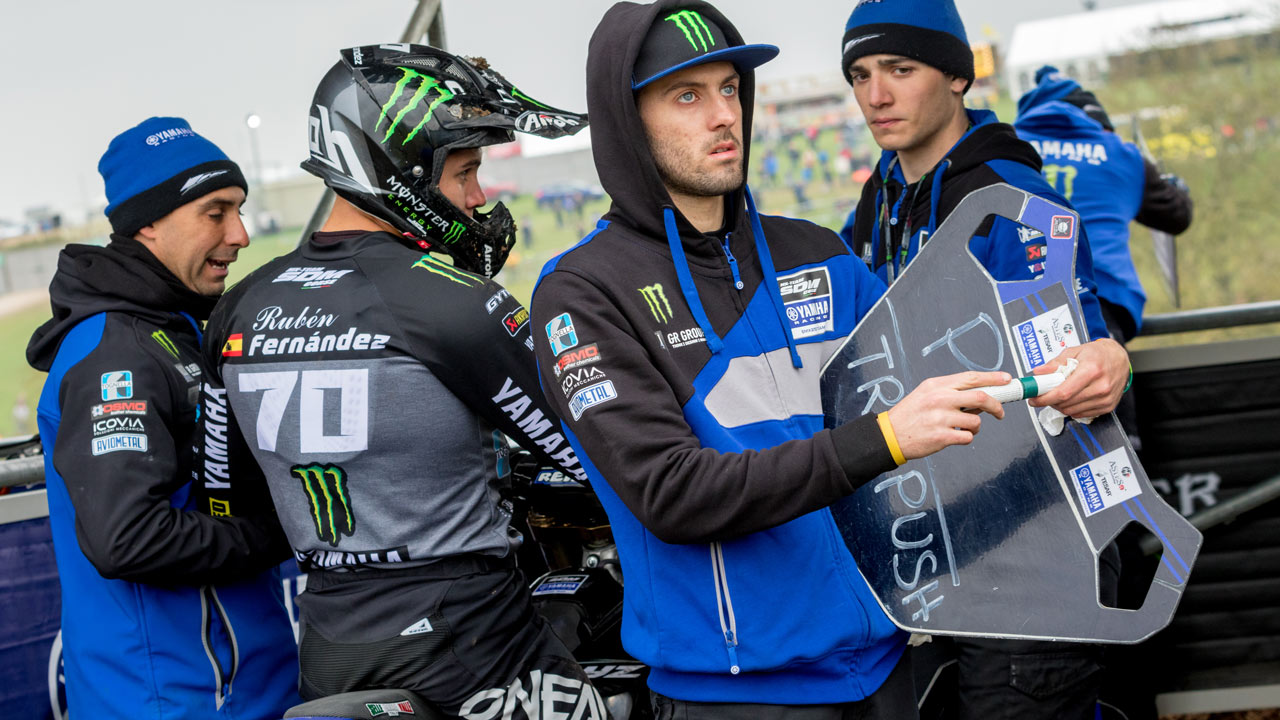 Tony Cairoli y Thomas Kjer Olsen se impone en el MXGP de Matterley Basin