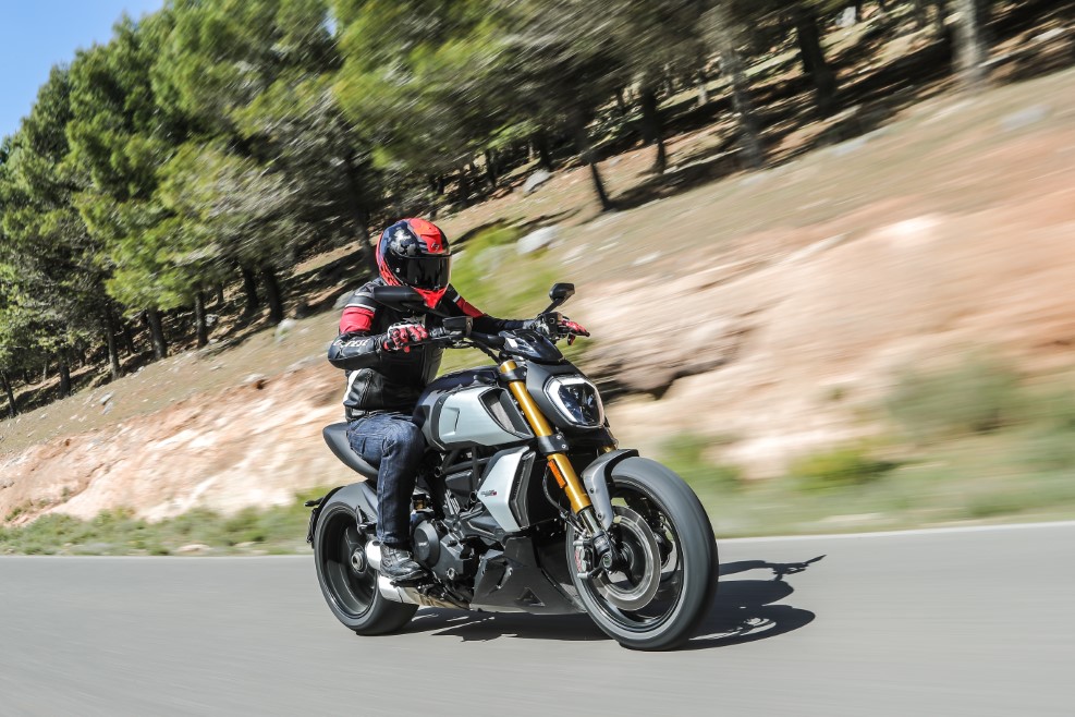 Ducati Diavel 1260 S 2019, prueba, ficha técnica y primeras impresiones 