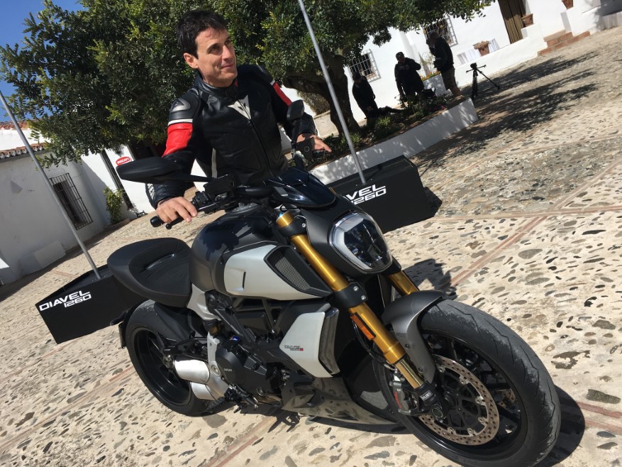 Ducati Diavel 1260 S 2019, prueba, ficha técnica y primeras impresiones 