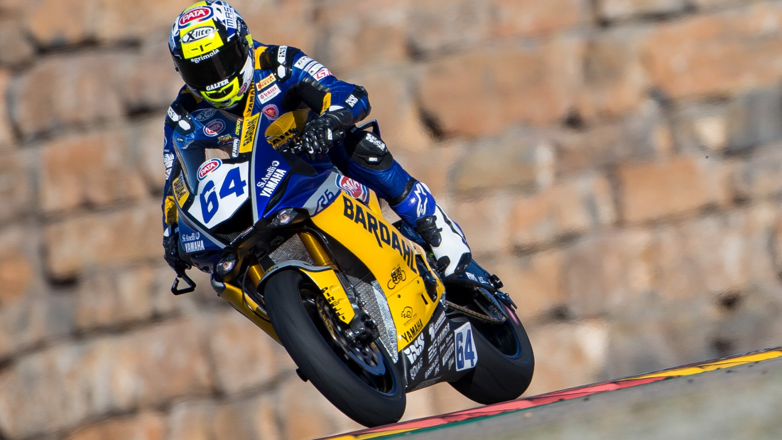 Randy Krummenacher bate a Raffaele De Rosa en Aragón y es líder de Supersport