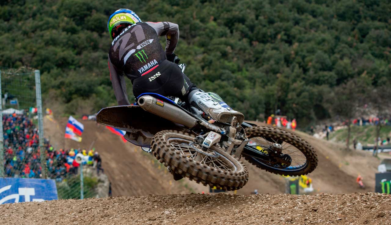 Emocionante victoria de Tim Gajser sobre Tony Cairoli en el MXGP de Trentino
