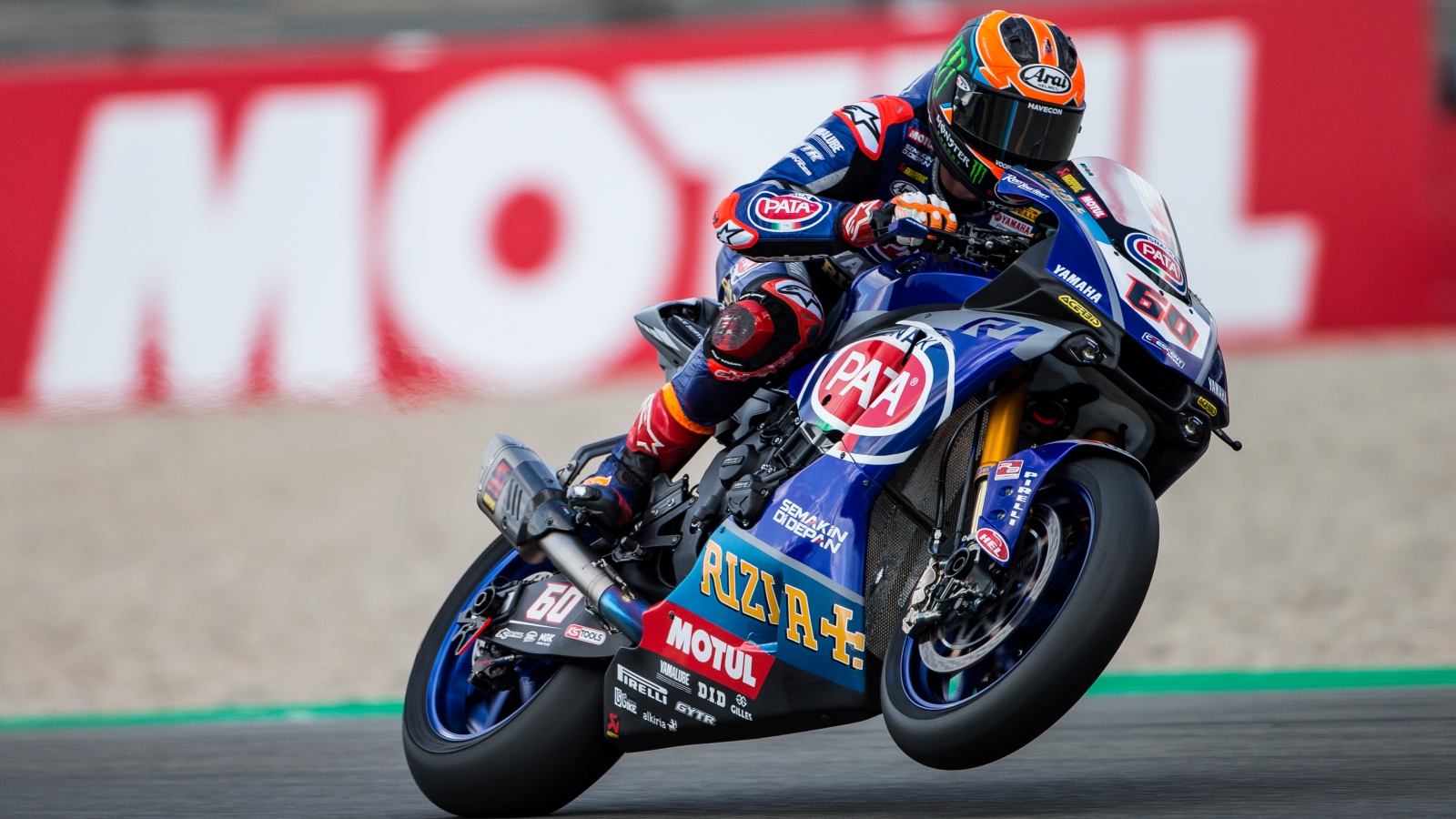 Álvaro Bautista se hace con la Superpole en Assen con bastante suerte