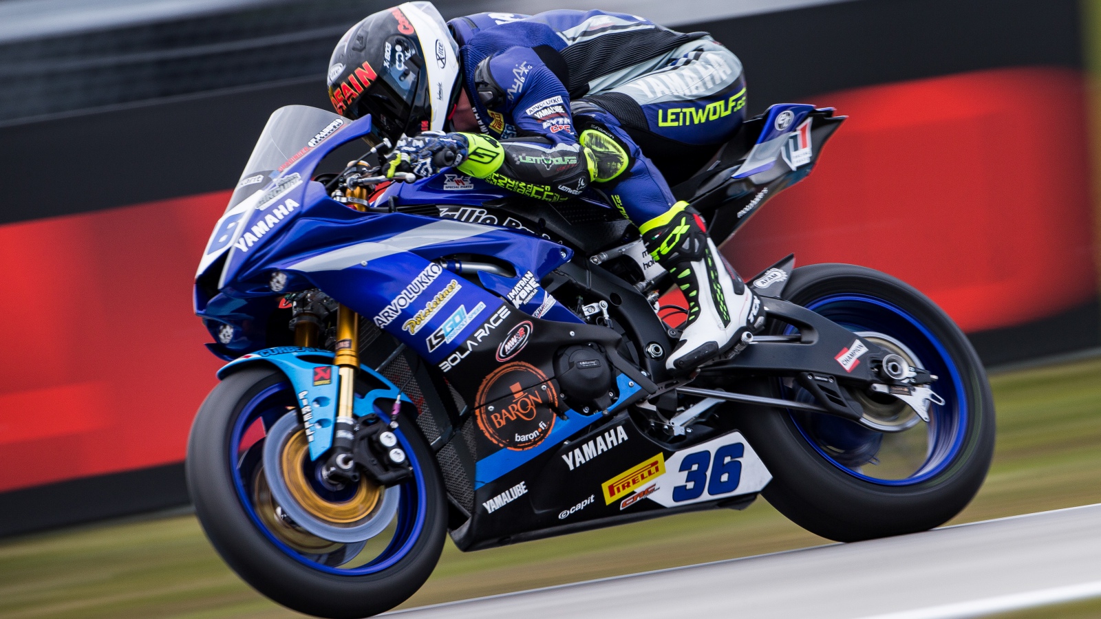 Federico Caricasulo bate a Randy Krummenacher en la fiesta de las Yamaha en Assen