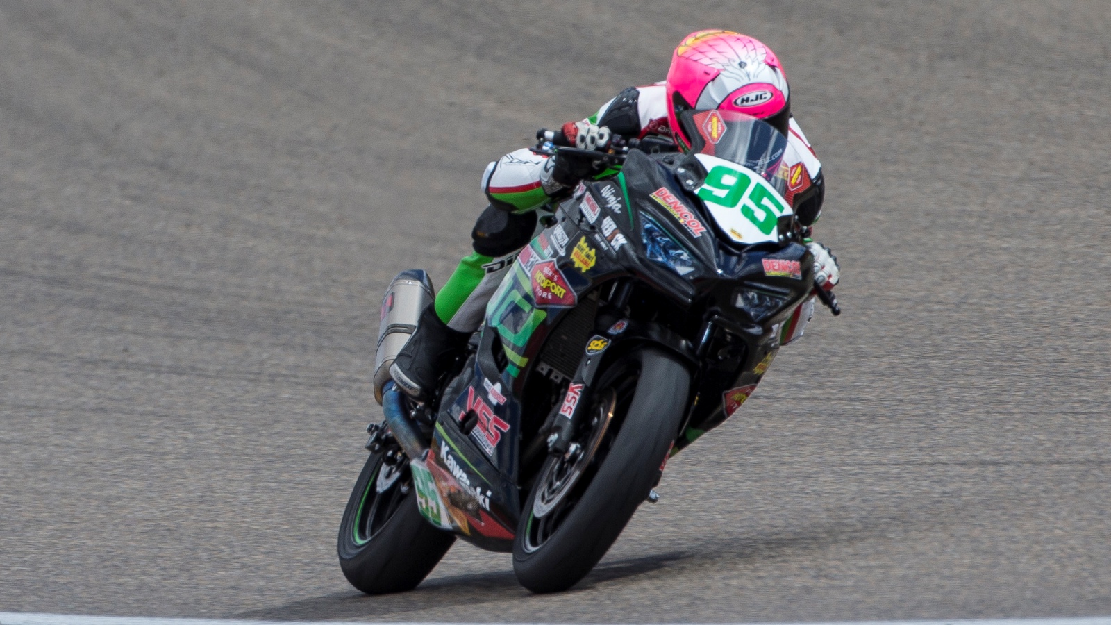 Manu González gana en Supersport 300 en Assen calcando a Valentino Rossi