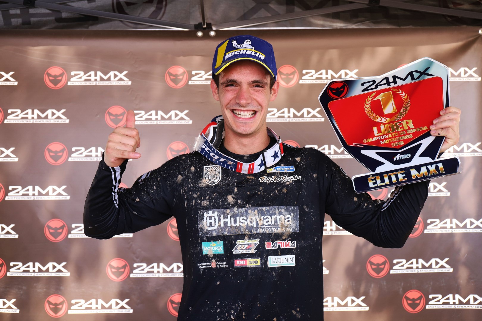 Dobletes de Ander Valentin e Iker Larrañaga en el MX de Bellpuig