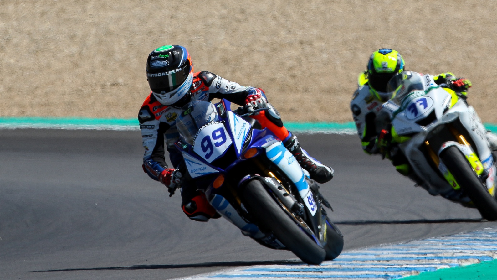 ESBK Jerez 2019: Maxi Scheib arrasa en Superbike y Óscar Gutiérrez en Supersport