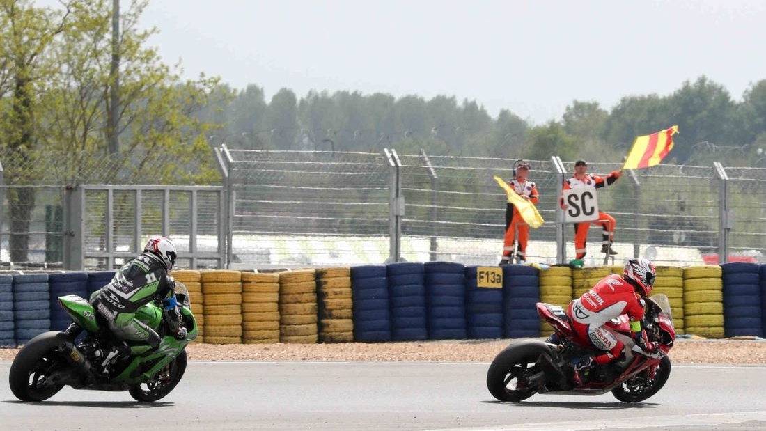 El SRC Kawasaki de David Checa gana las 24 horas de Le Mans en un final de infarto 