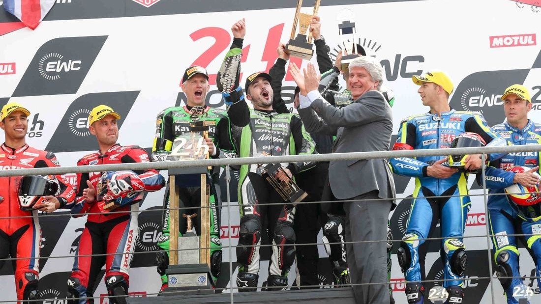 El SRC Kawasaki de David Checa gana las 24 horas de Le Mans en un final de infarto 