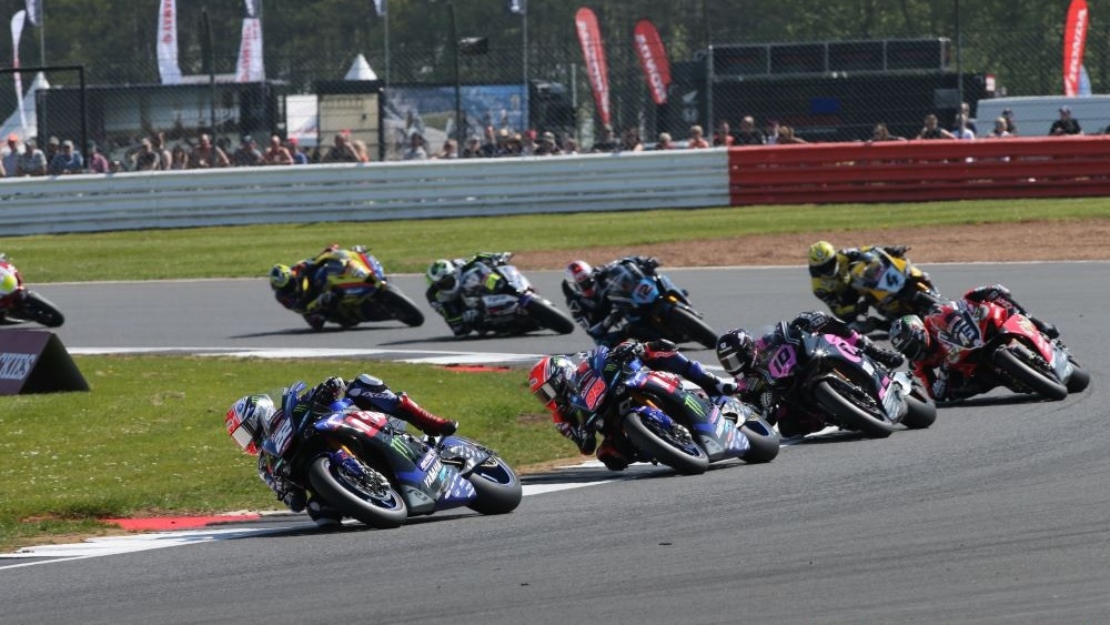 NoTodoMotoGP: Tarran MacKenzie brilla en el sólido debut de Xavi Forés en el BSB