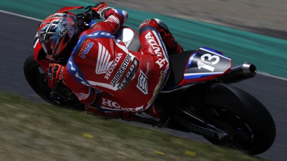 NoTodoMotoGP: Tarran MacKenzie brilla en el sólido debut de Xavi Forés en el BSB