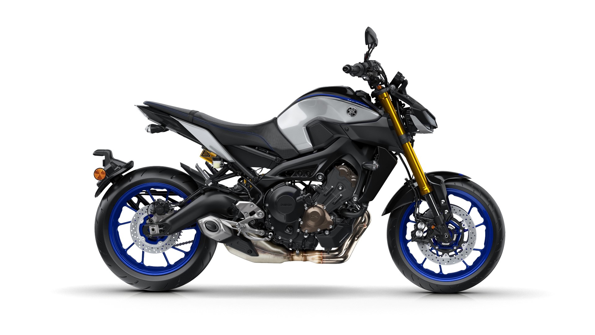 Comparativa tricilíndricas de lujo: MV AGUSTA BRUTALE 800 RR, TRIUMPH STREET TRIPLE RS, YAMAHA MT-09 SP