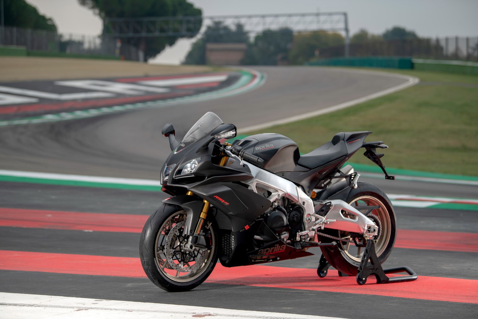 Aprilia RSV4 1100 Factory, prueba, ficha técnica y primeras impresiones