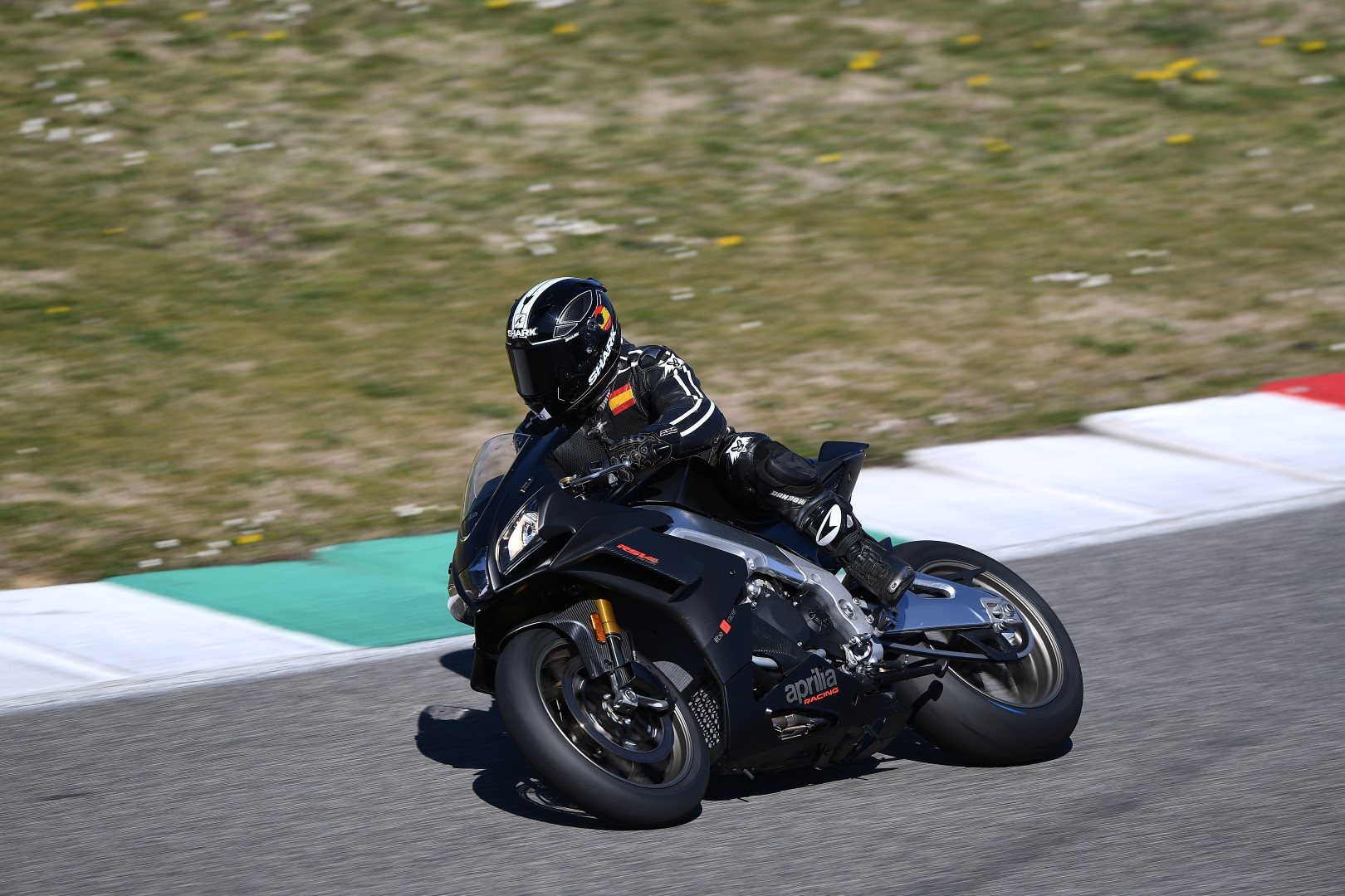 Aprilia RSV4 1100 Factory, prueba, ficha técnica y primeras impresiones