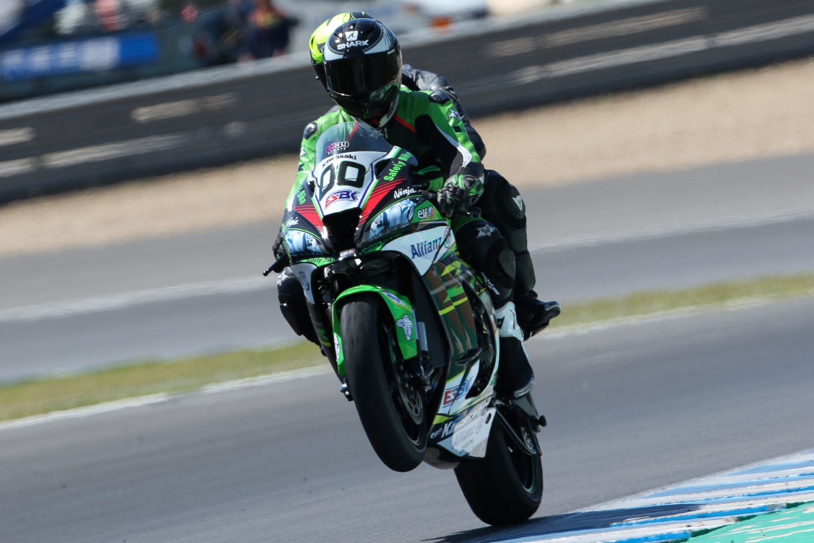 ¡No pierdas la oportunidad de subirte a una Superbike!