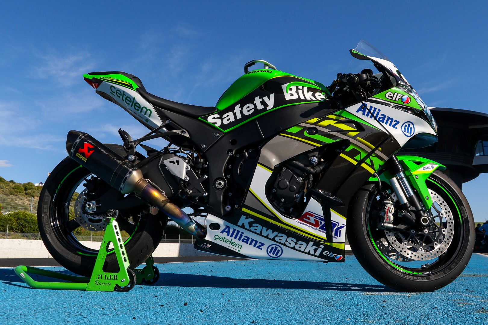 ¡No pierdas la oportunidad de subirte a una Superbike!