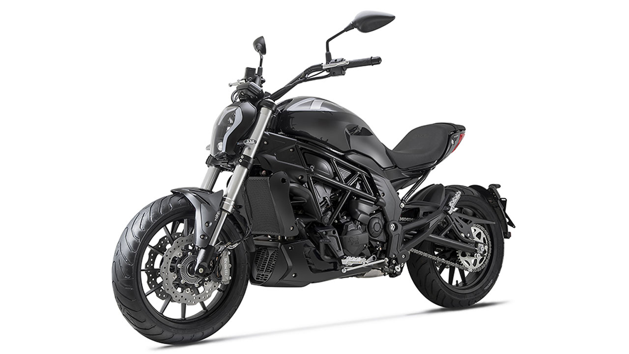 Nueva Benelli 502C Cruiser, con descuento y tres años de garantía