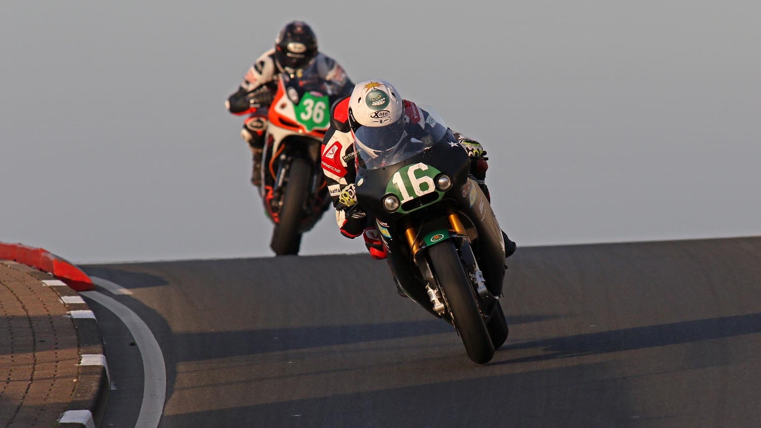 NW200: Lee Johnston sorprende, Peter Hickman machaca y Stefano Bonetti hace historia