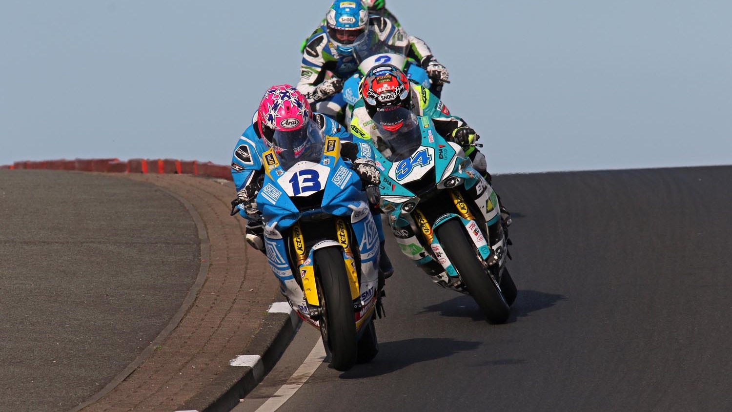 NW200: Lee Johnston sorprende, Peter Hickman machaca y Stefano Bonetti hace historia