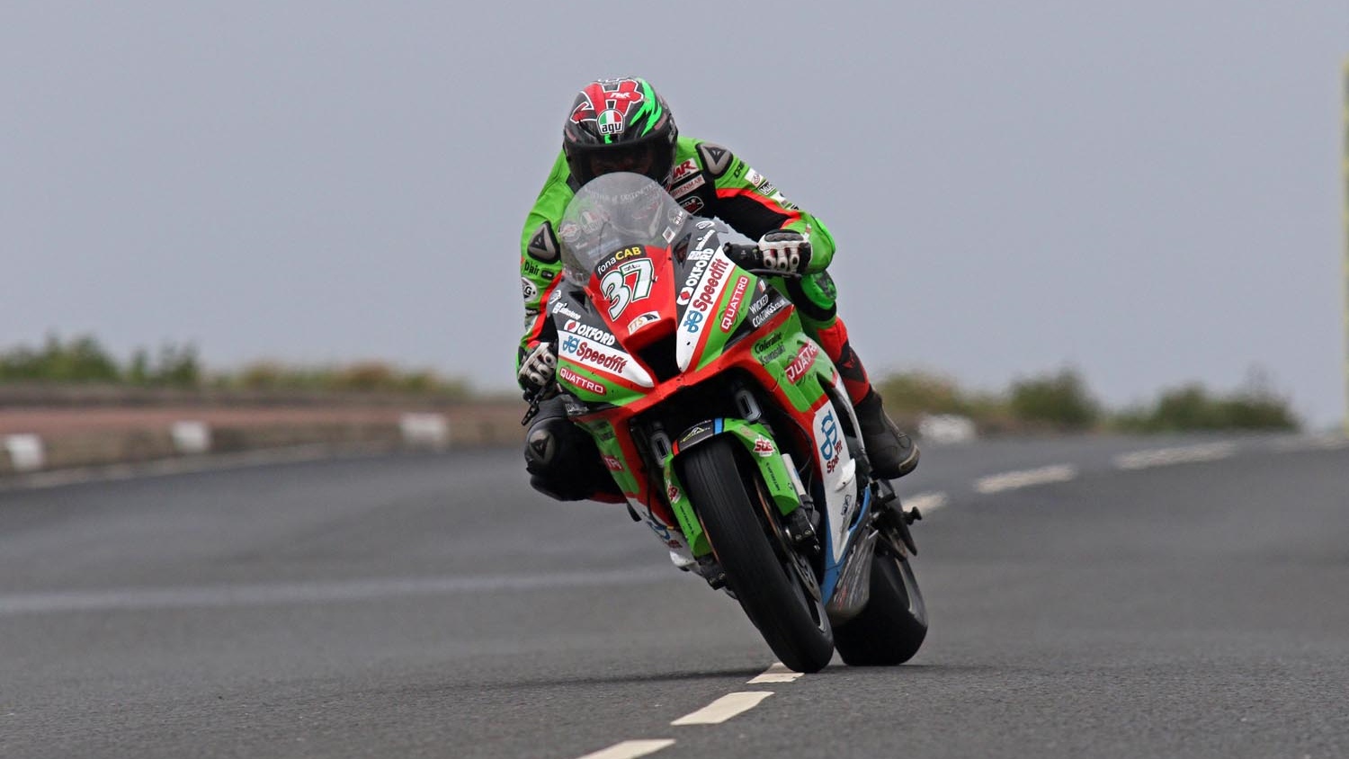 NW200: Davey Todd se estrena, Glenn Irwin gana en SBK y James Hillier se pasea