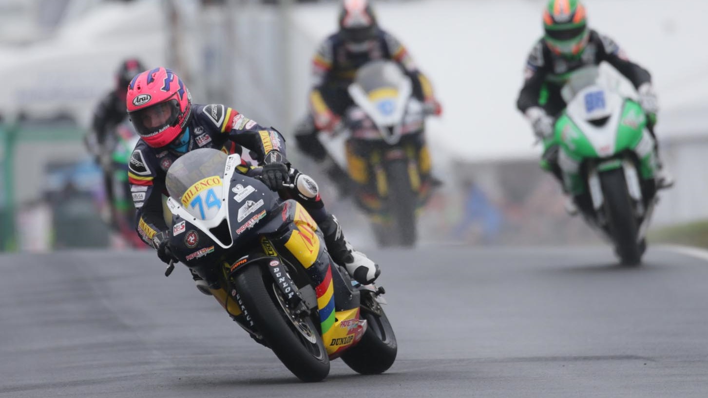 NW200: Davey Todd se estrena, Glenn Irwin gana en SBK y James Hillier se pasea