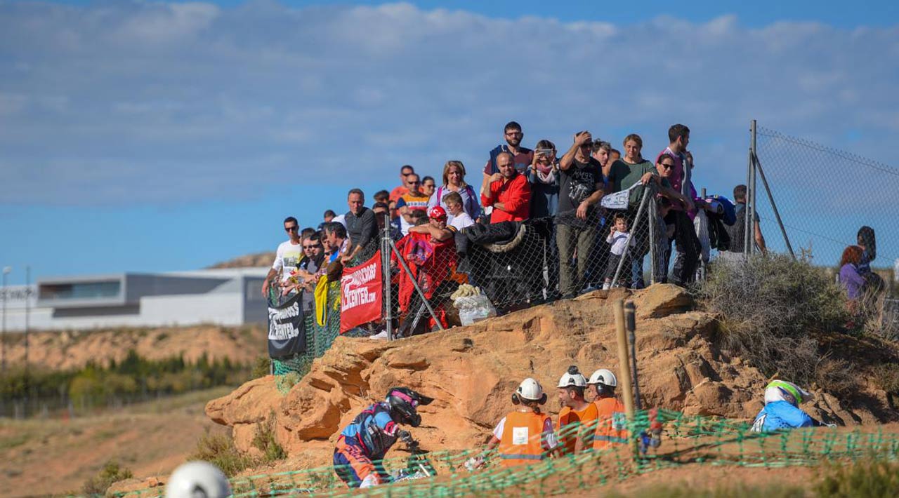 Máxima emoción de cara al final del Nacional de Motocross en MotorLand Aragón